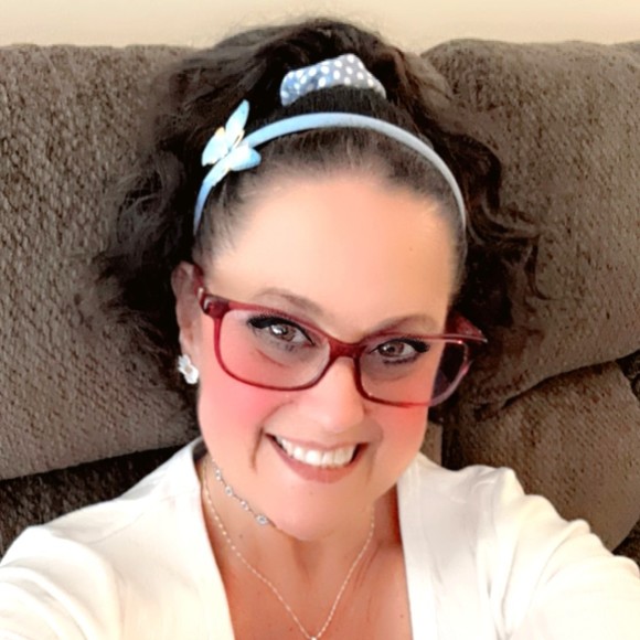 Meet your Posher, Julli - Picture 1 of 1